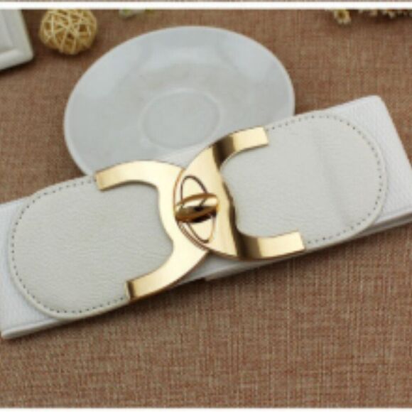 Wide Stretch Waist Belt – White with Gold Clasp | Size: S/M/L - Picture 5 of 5